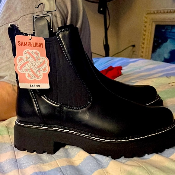 Sam & Libby Shoes - Black Dr Martens look alike!! The picture does not do Justice for these 🤍